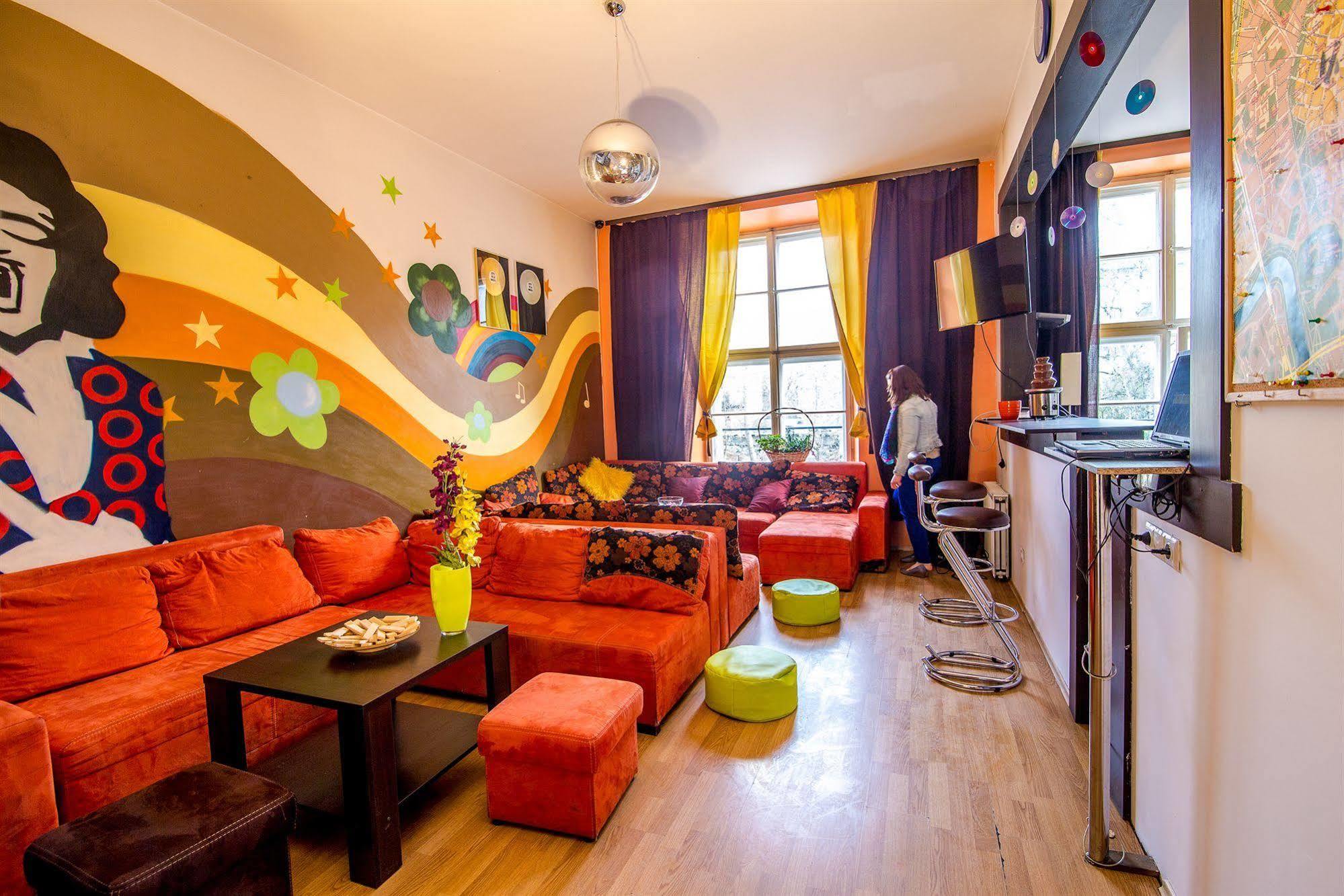 Let'S Rock Party Hostel! Age Limit From 18 Until 40! คราคูฟ ภายนอก รูปภาพ